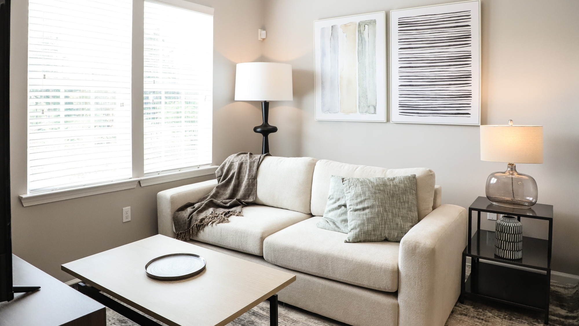 Rent Park Rowe Village at Perkins Rowe 5201 in Baton Rouge, LA Landing