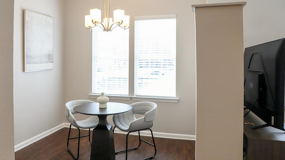 Rent Park Rowe Village at Perkins Rowe 5201 in Baton Rouge, LA Landing