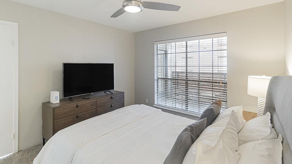 Rent McAlister 0819 in Webster, TX Landing