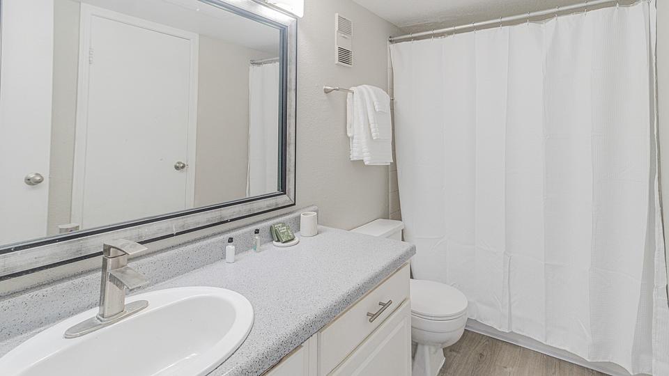 Rent McAlister 0819 in Webster, TX Landing