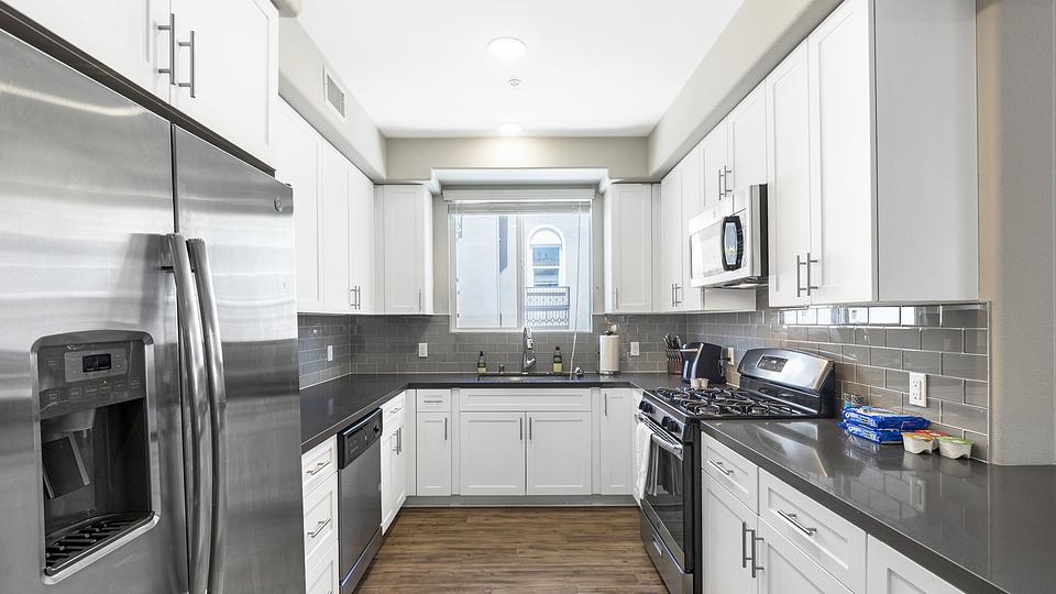 Rent Sorano Apartments 12201 in Moreno Valley, CA Landing