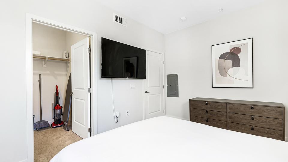 Rent Sorano Apartments 12201 in Moreno Valley, CA Landing