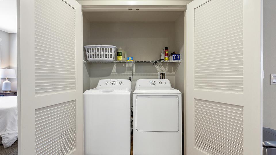 Rent Sorano Apartments 12201 in Moreno Valley, CA Landing