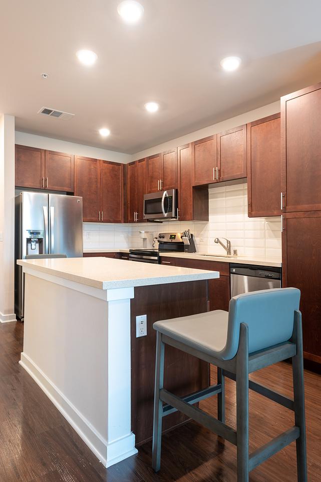 Rent DK Riata 6206 in Austin, TX Landing