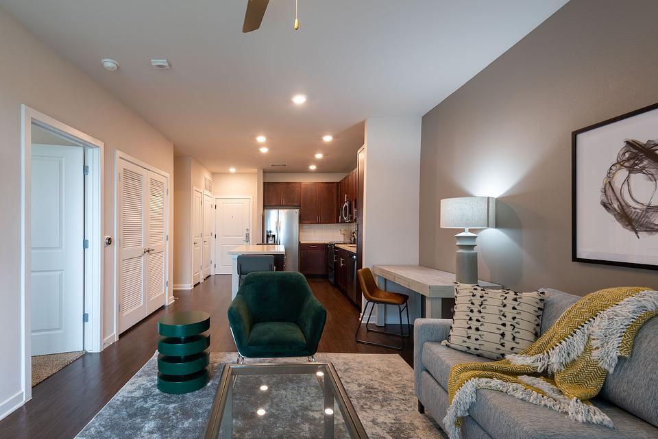 Rent DK Riata 6206 in Austin, TX Landing