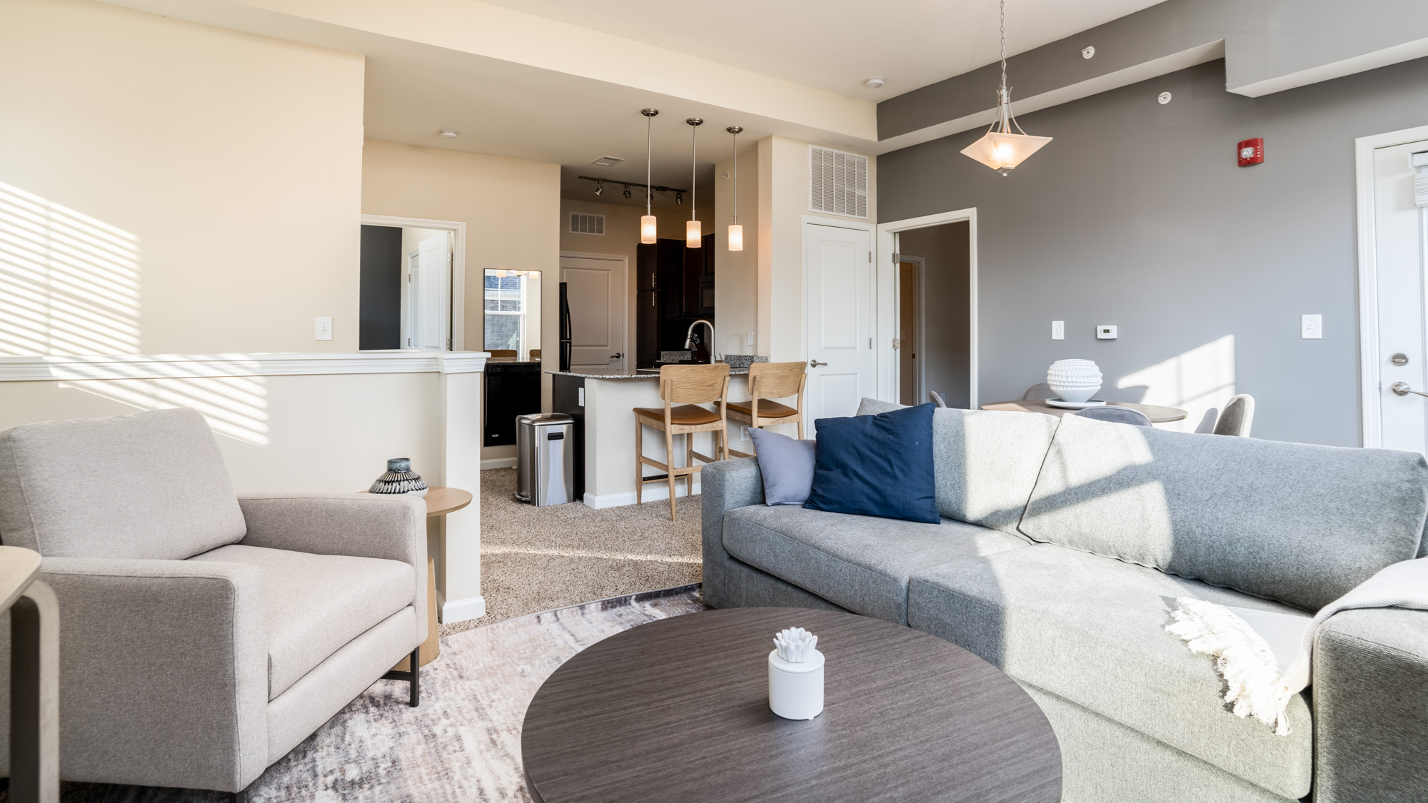 Rent Alinium Apartments 141407 in Zionsville, IN Landing