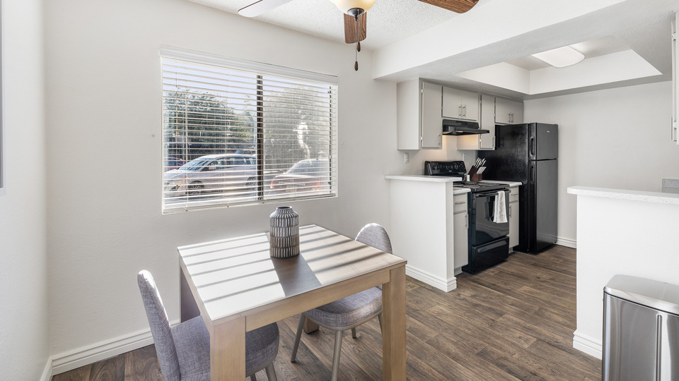 Rent Villatree Apartments Homes 125 in Tempe, AZ Landing