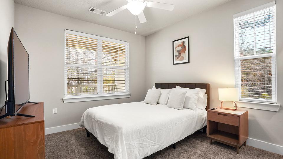 Rent The Mason 2210308 in Ladson, SC Landing