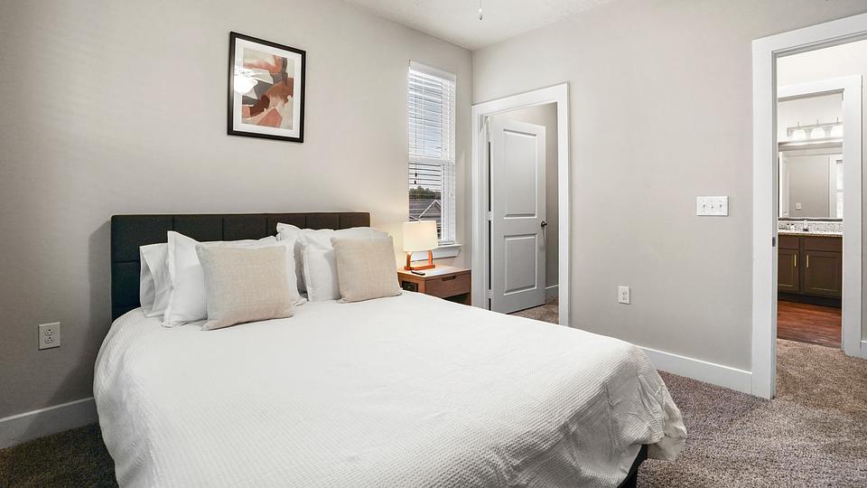 Rent The Mason 2210308 in Ladson, SC Landing