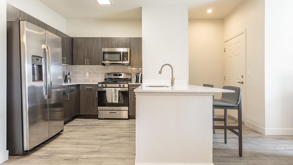 Rent Colton Apartments 2110 in Henderson, NV Landing