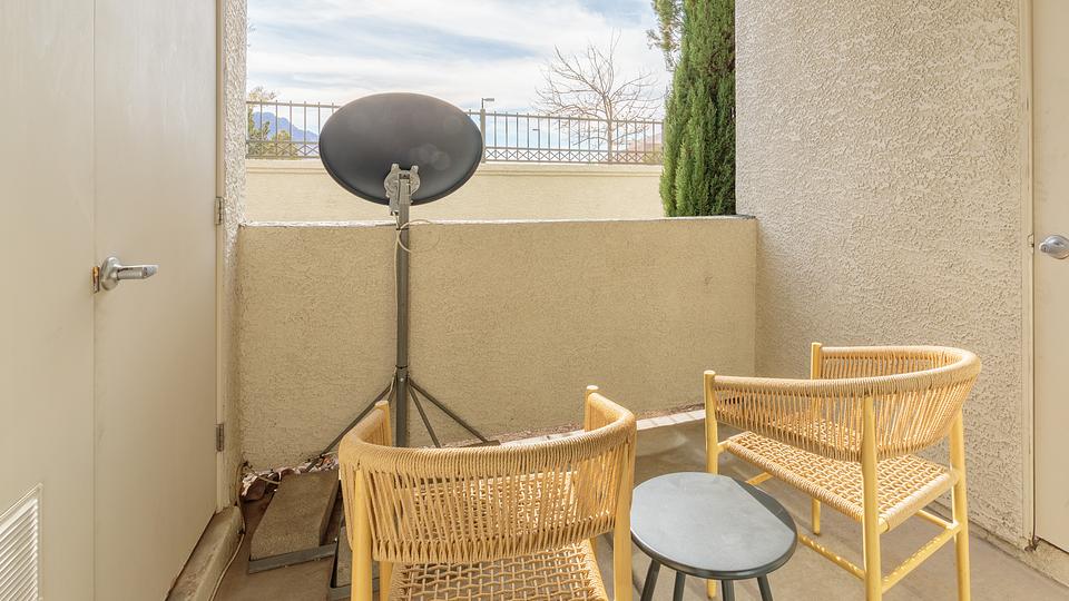 Rent Colton Apartments 2110 in Henderson, NV Landing