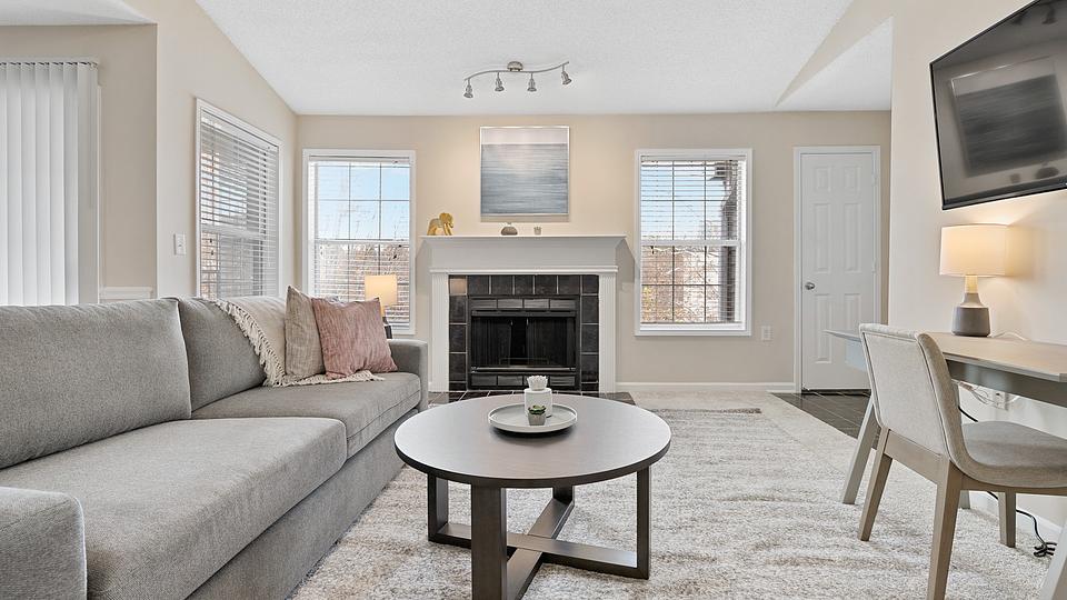 Rent Crowne at James Landing Apartments 45033D in Jamestown, NC Landing