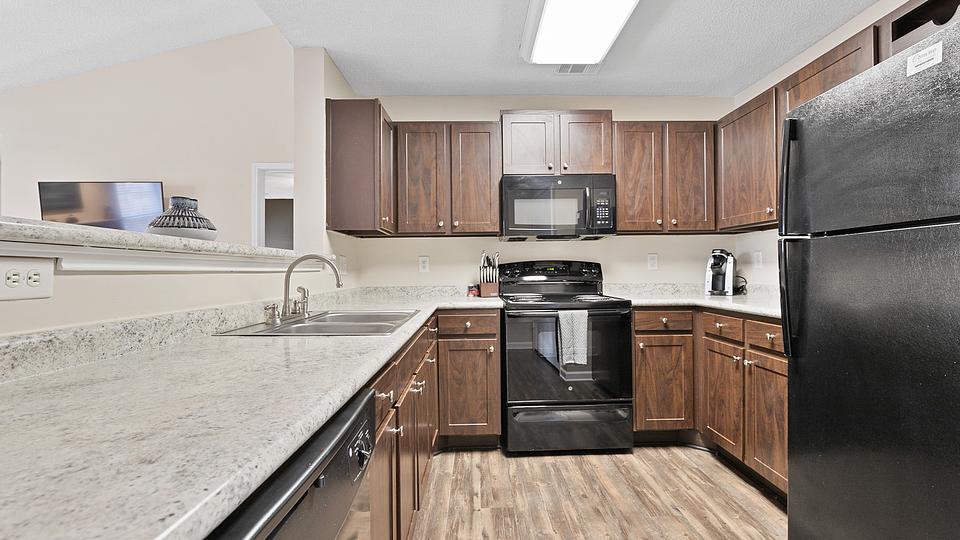 Rent Crowne at James Landing Apartments 45033D in Jamestown, NC Landing