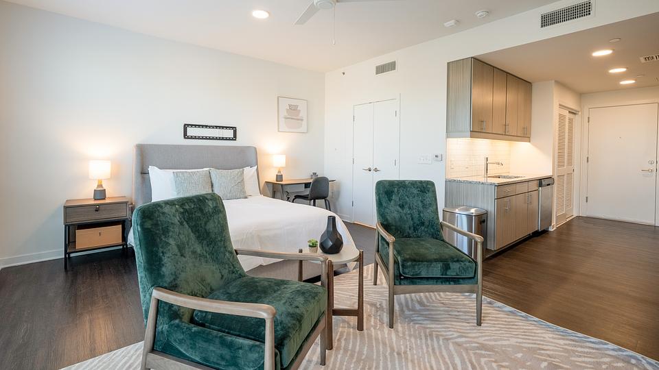 Rent Lakeview Green Apartments 310 in Birmingham, AL Landing