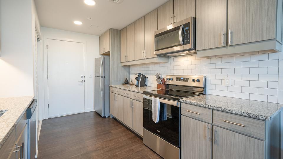 Rent Lakeview Green Apartments 310 in Birmingham, AL Landing