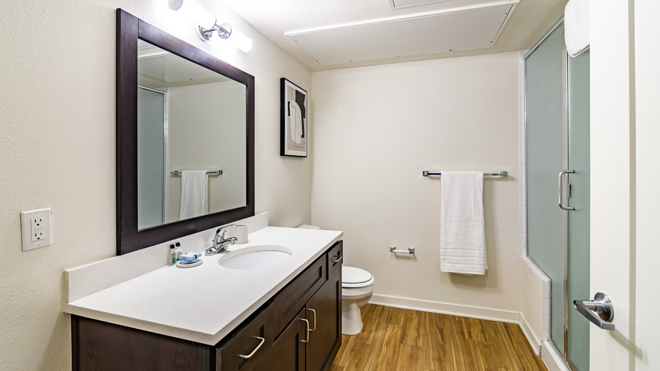 Rent Capstone at Vallagio D114 in Englewood, CO Landing