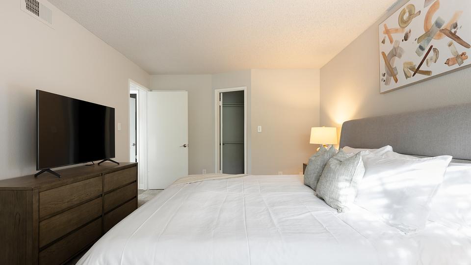 Rent Greentree Place 2125 in Chandler, AZ Landing