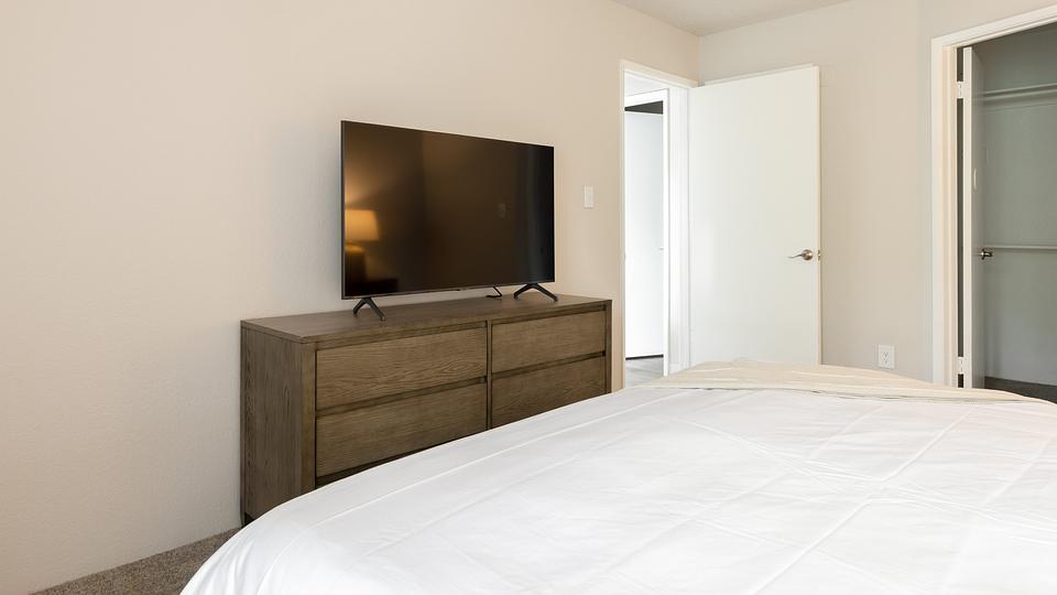 Rent Greentree Place 2125 in Chandler, AZ Landing