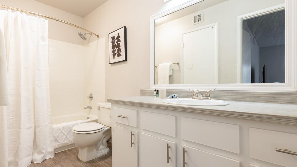 Rent Greentree Place 2125 in Chandler, AZ Landing