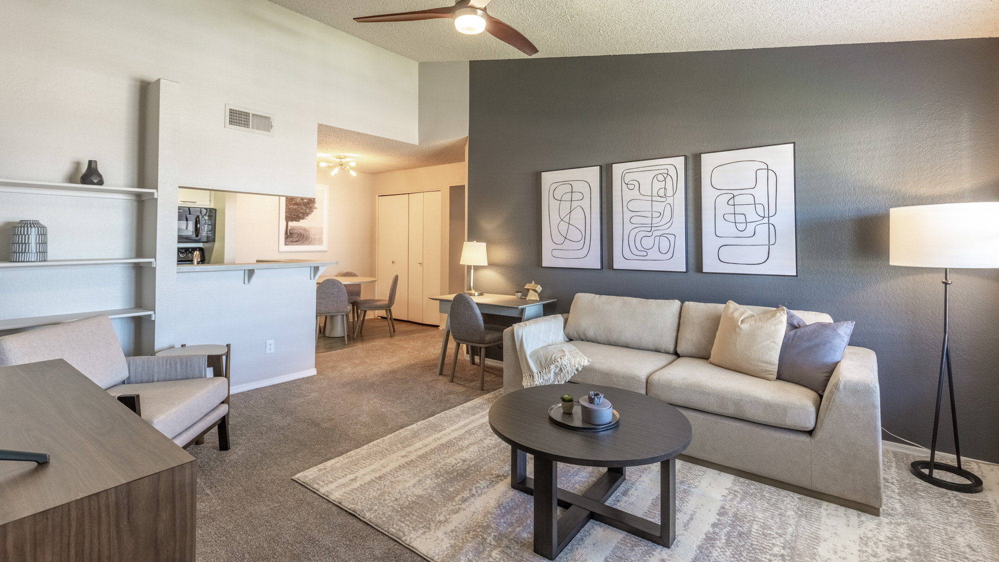 Rent Greentree Place 2071 in Chandler, AZ Landing