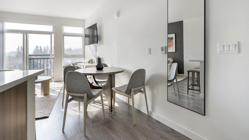 Rent District Flats Apartments C405 in Woodinville, WA Landing