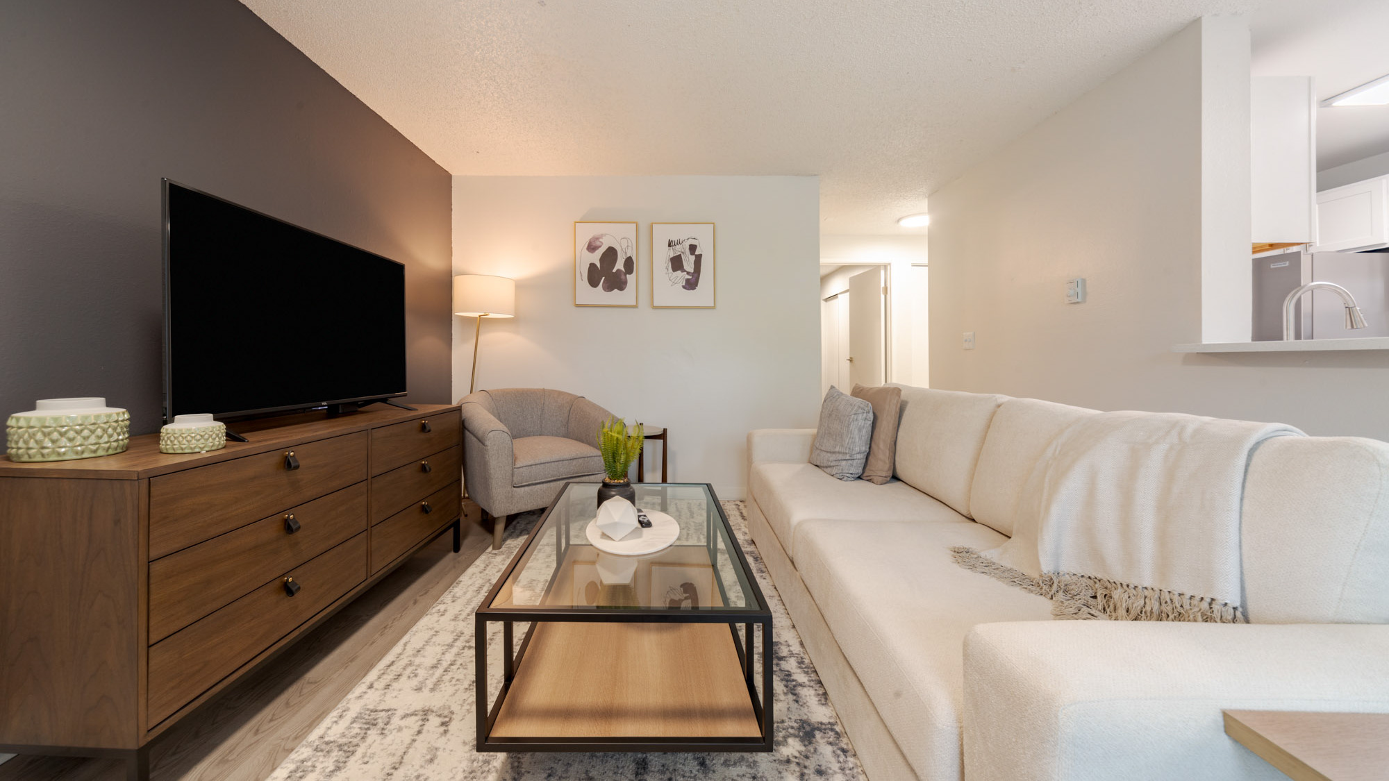 Rent Sunset Park B202 in Seattle, WA Landing