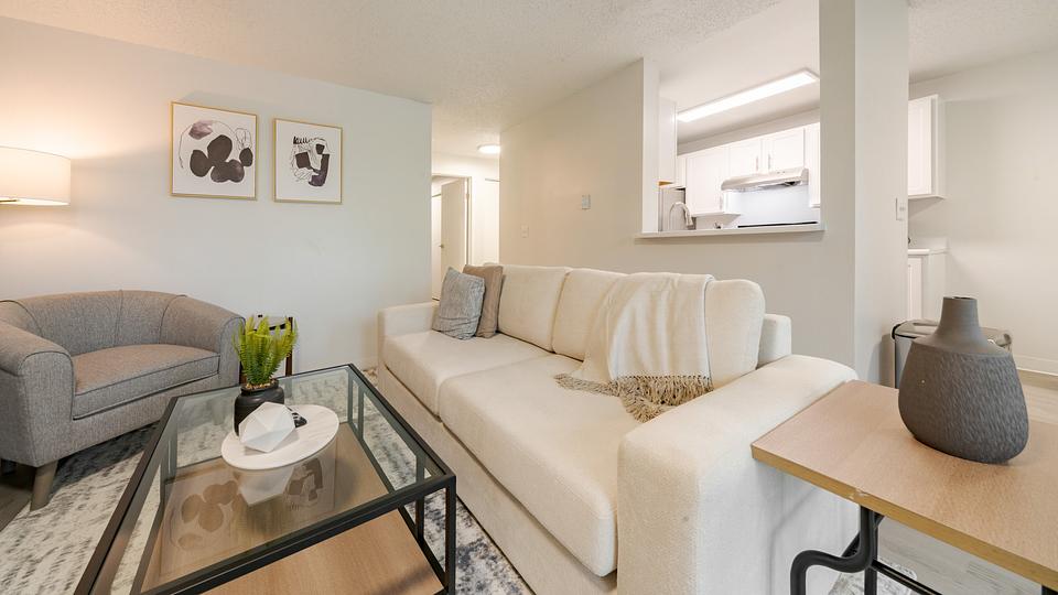 Rent Sunset Park B202 in Seattle, WA Landing