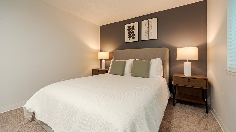 Rent Sunset Park B202 in Seattle, WA Landing