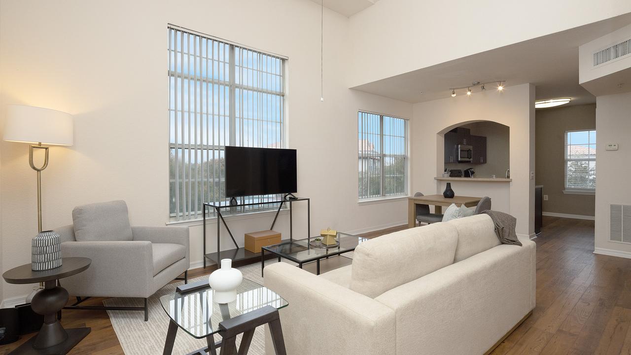 Rent Veranda at Westchase 630302 in Tampa, FL Landing