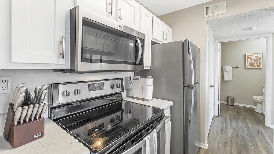 Rent Stonebridge Crossing Apartment Homes 2831G302 in Cordova, TN