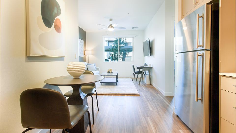 Rent Aviary Apartments 2214 in Henderson, NV Landing