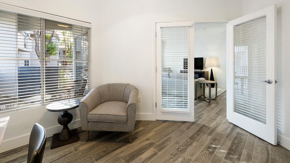 Rent San Marino 1072 in Tempe, AZ Landing