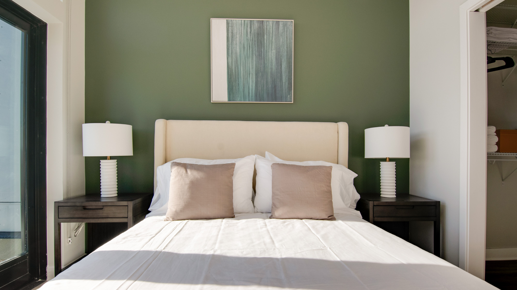 Rent Arrowwood Modern Apartments 541 in North Bethesda, MD Landing