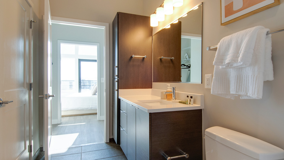 Rent Arrowwood Modern Apartments 541 in North Bethesda, MD Landing