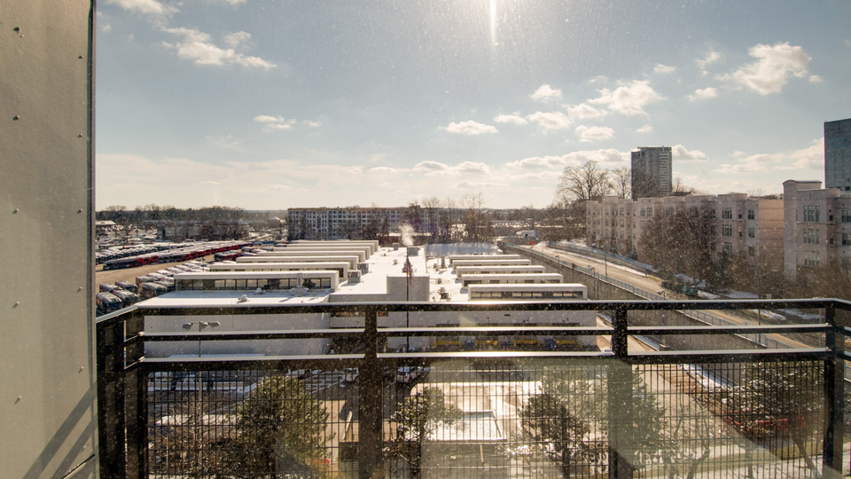 Rent Arrowwood Modern Apartments 541 in North Bethesda, MD Landing