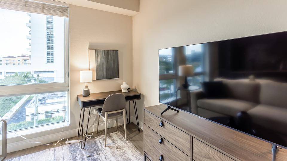 Rent SoMa at Brickell 0522 in Miami, FL Landing