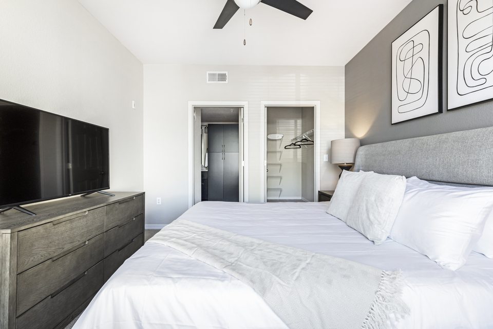 Rent Cortland Mountain Vista 2102 in Mesa, AZ Landing