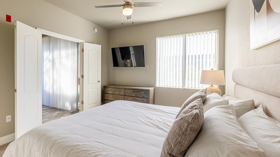 Rent Oxford Apartments 2076 in Phoenix, AZ Landing