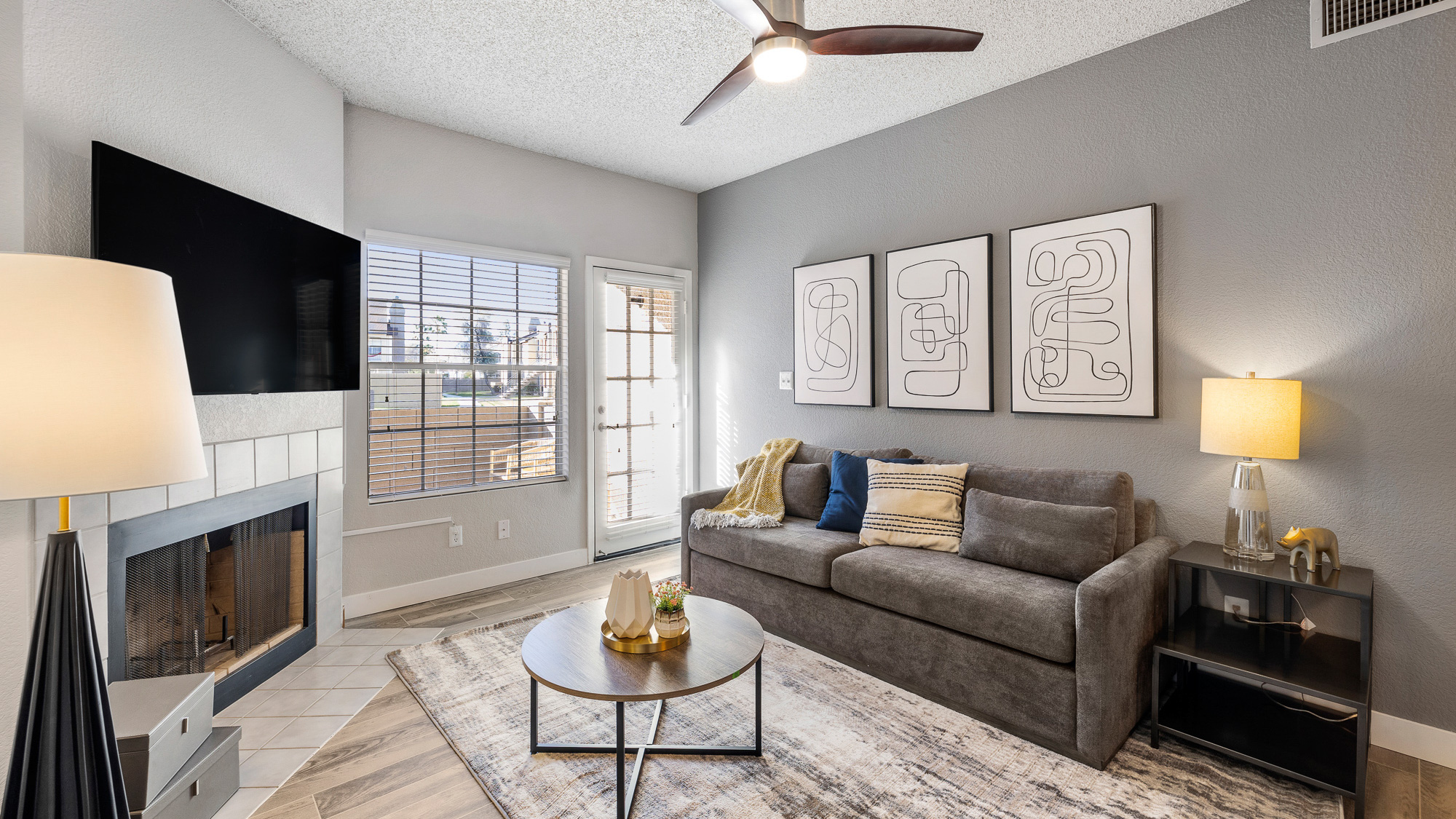 Rent Greentree Place 1090 in Chandler, AZ Landing