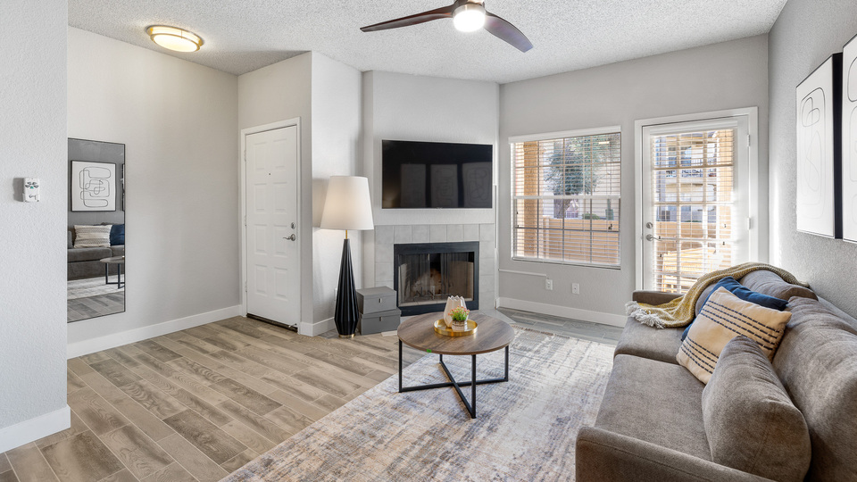 Rent Greentree Place 1090 in Chandler, AZ Landing