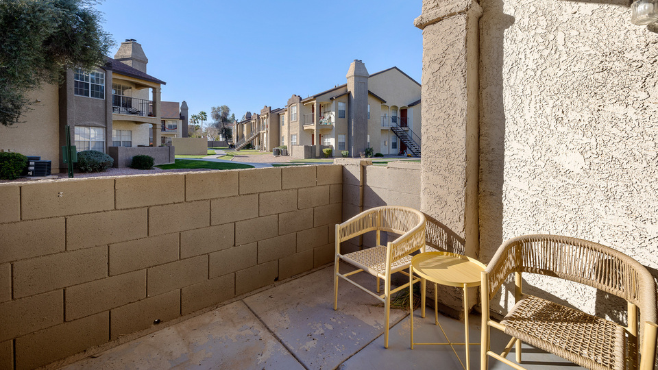 Rent Greentree Place 1090 in Chandler, AZ Landing