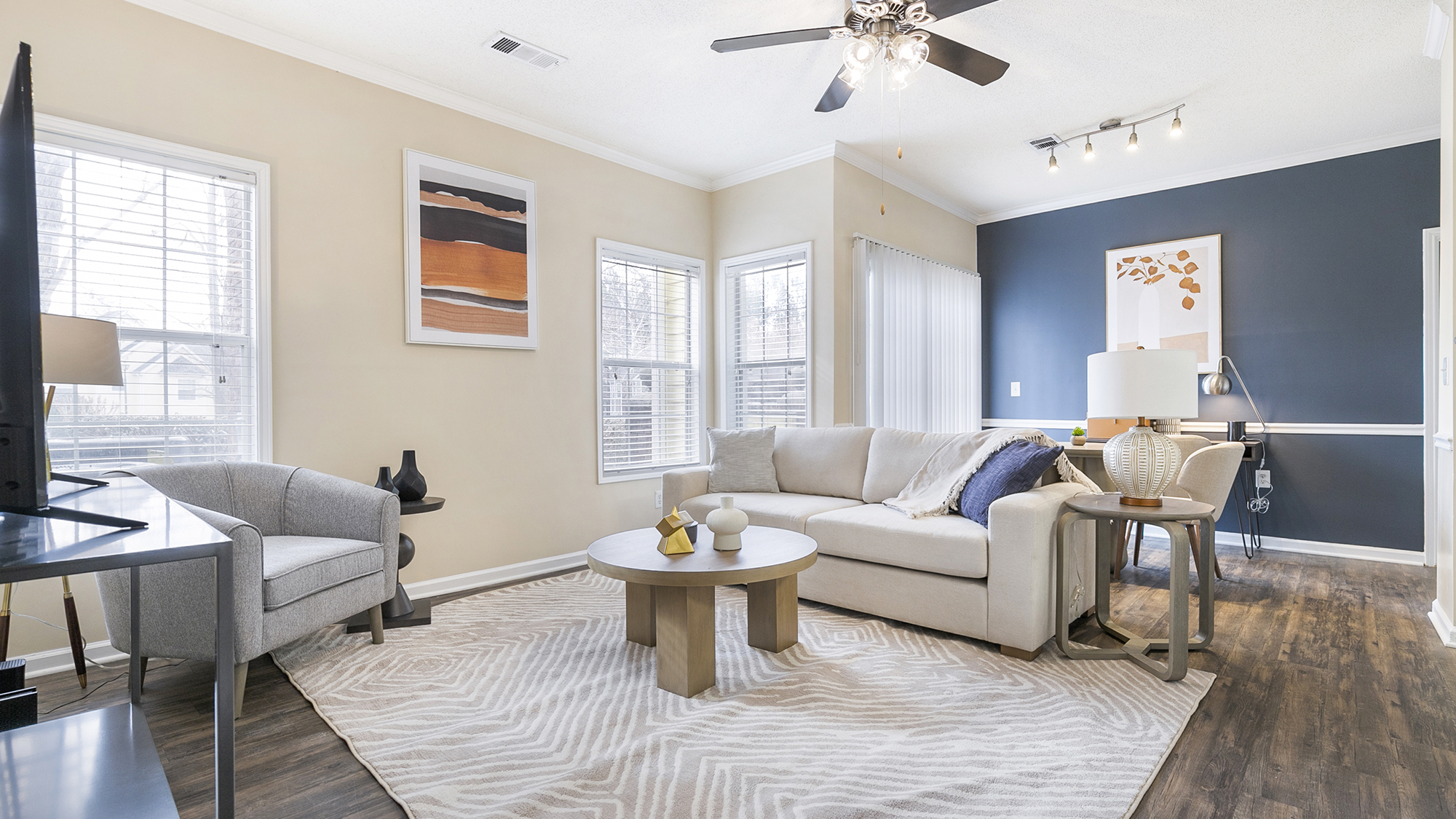 Rent Crowne at James Landing Apartments 43961E in Jamestown, NC Landing