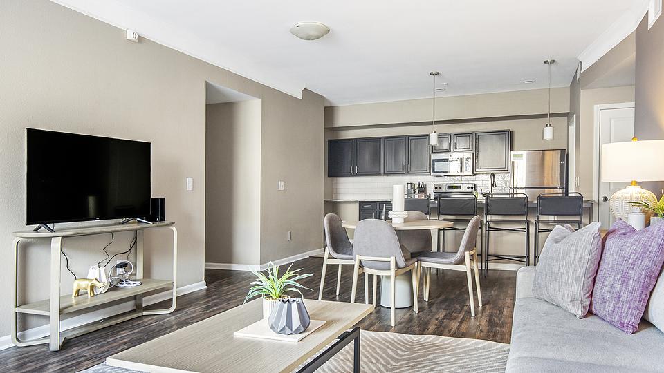 Rent Corbin Crossing Apartments 161612 in Overland Park, KS Landing