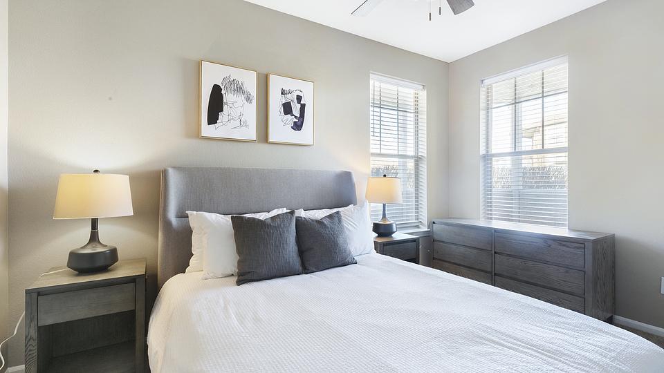 Rent Corbin Crossing Apartments 161612 in Overland Park, KS Landing