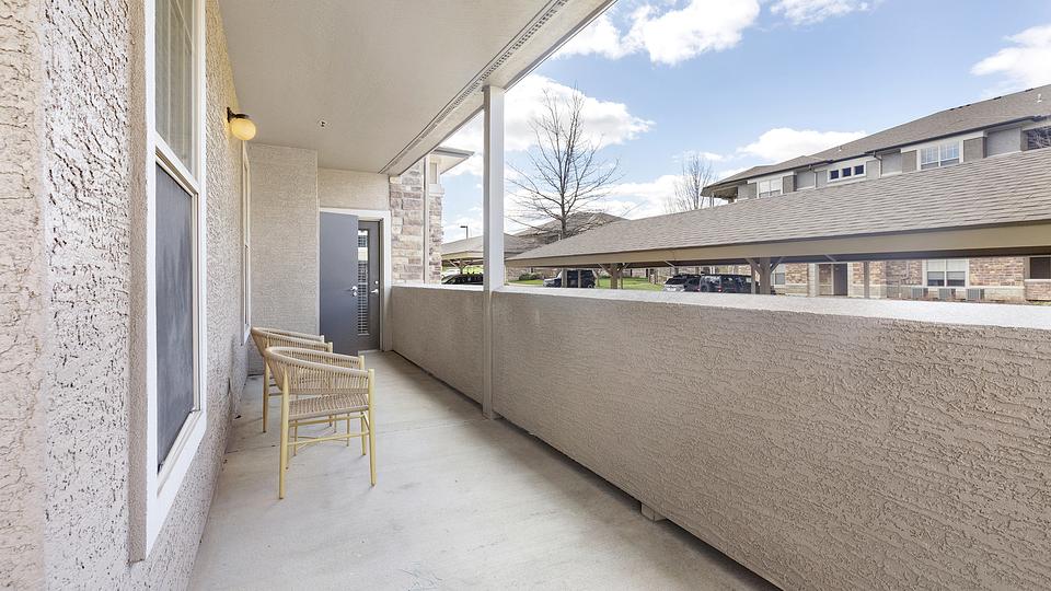 Rent Corbin Crossing Apartments 161612 in Overland Park, KS Landing