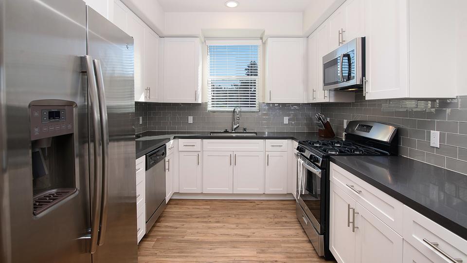 Rent Sorano Apartments 14305 in Moreno Valley, CA Landing