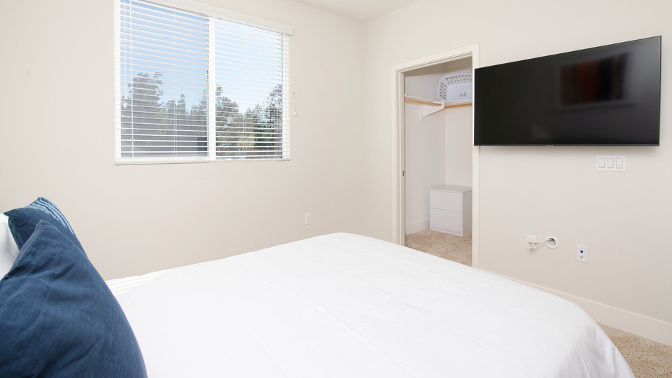 Rent Sorano Apartments 14305 in Moreno Valley, CA Landing