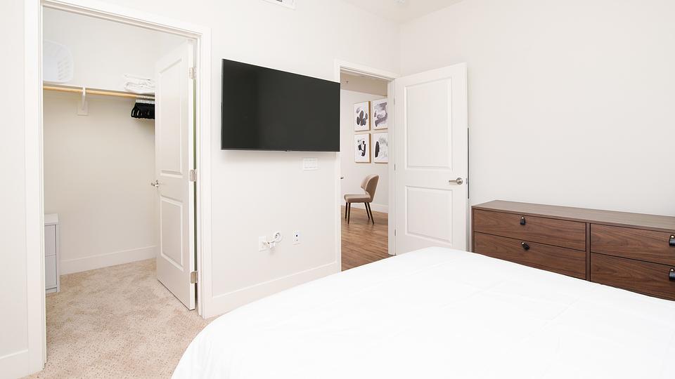 Rent Sorano Apartments 14305 in Moreno Valley, CA Landing