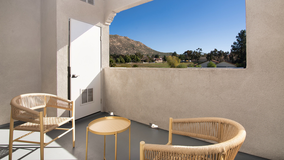 Rent Sorano Apartments 14305 in Moreno Valley, CA Landing