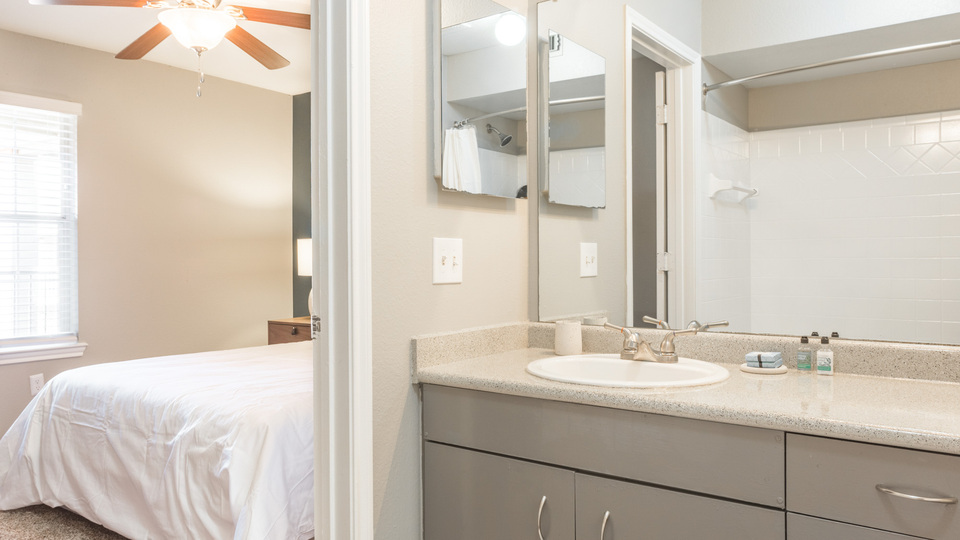 Rent The Parker Apartment Homes 936 in Edmond, OK Landing